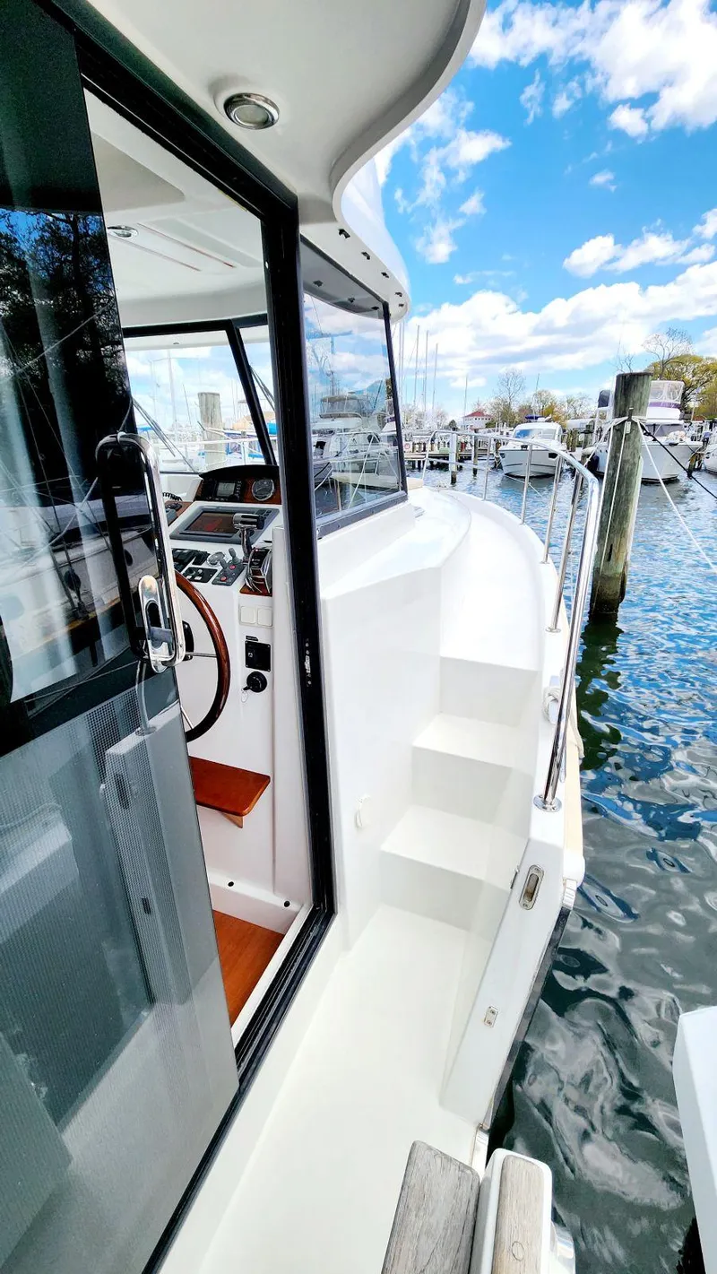 Slide: The Image of Beneteau Swift Trawler 34 2011 - 9