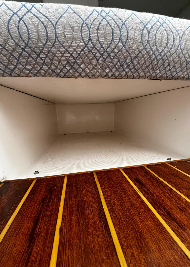 Slide: The Image of 2001 Stamas 310 Express - 70