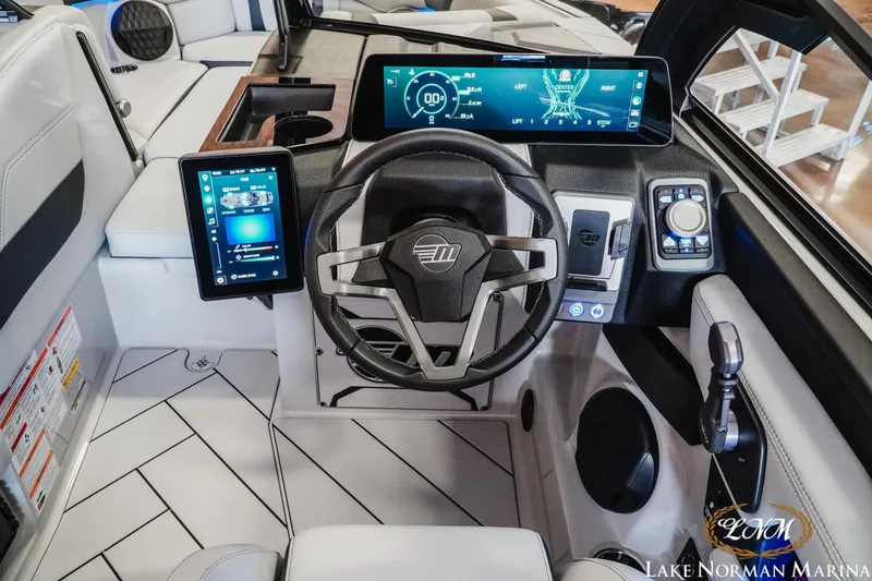 Slide: The Image of Malibu Wakesetter 23 LSV 2025 - 15