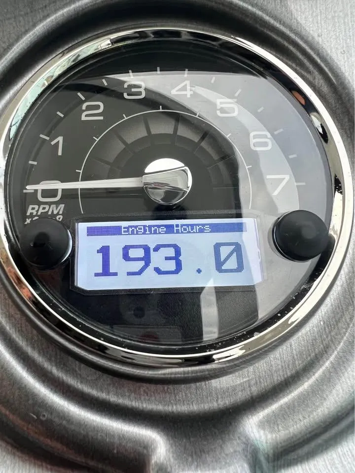 Slide: The Image of 2015 Monterey 295 Sport Yacht tachometer showing 193 engine hours. - 5