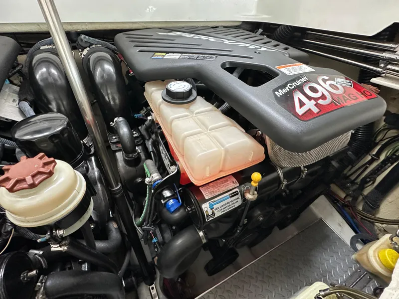 Slide: The Image of 2008 Formula 353 FASTech engine, featuring a MerCruiser 496 MAG HO. - 27