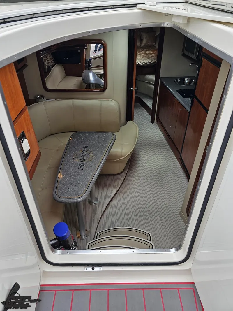 Slide: The Image of Fountain 48 Express Cruiser 2006 - 52