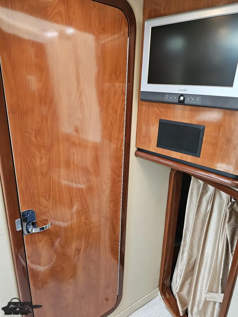 Slide: The Image of Fountain 48 Express Cruiser 2006 - 64