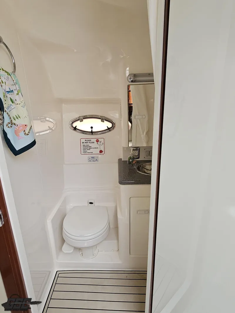 Slide: The Image of Fountain 48 Express Cruiser 2006 - 65