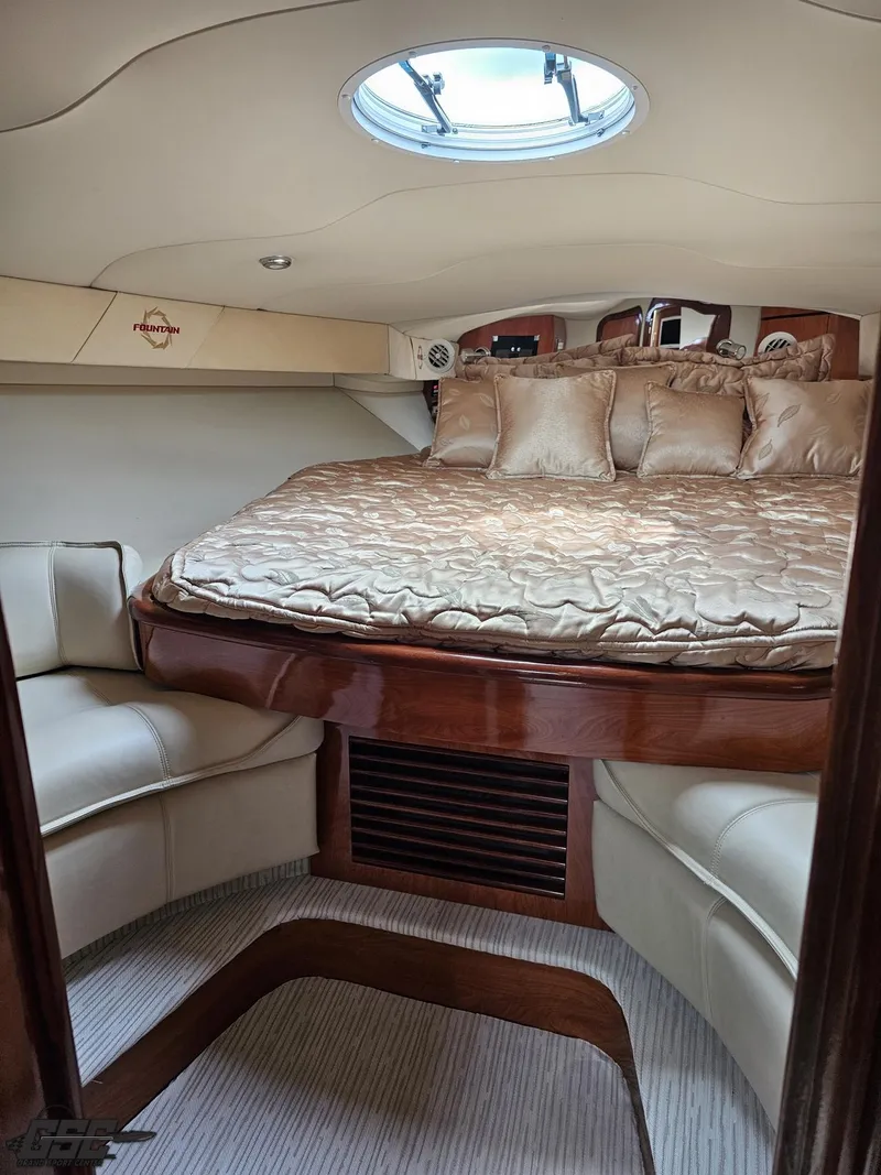 Slide: The Image of Fountain 48 Express Cruiser 2006 - 70