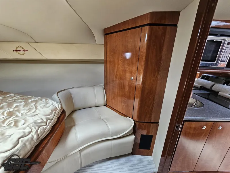 Slide: The Image of Fountain 48 Express Cruiser 2006 - 72