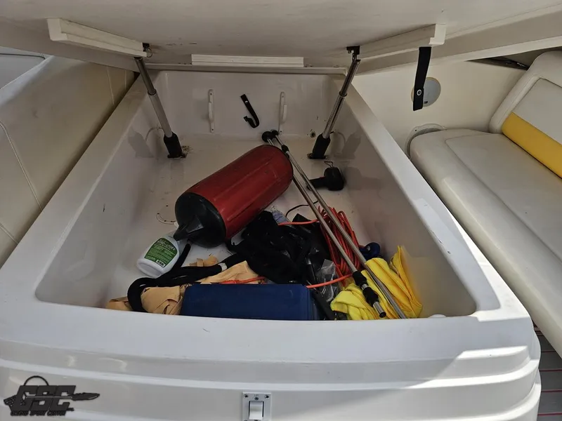 Slide: The Image of Fountain 48 Express Cruiser 2006 - 93