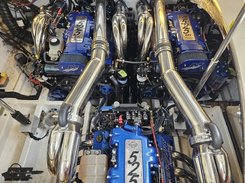 Slide: The Image of Fountain 48 Express Cruiser 2006 - 96