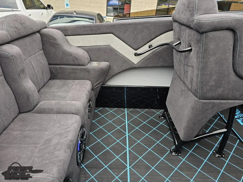 Slide: The Image of Velocity 290SC Signature Series 2022 - 50