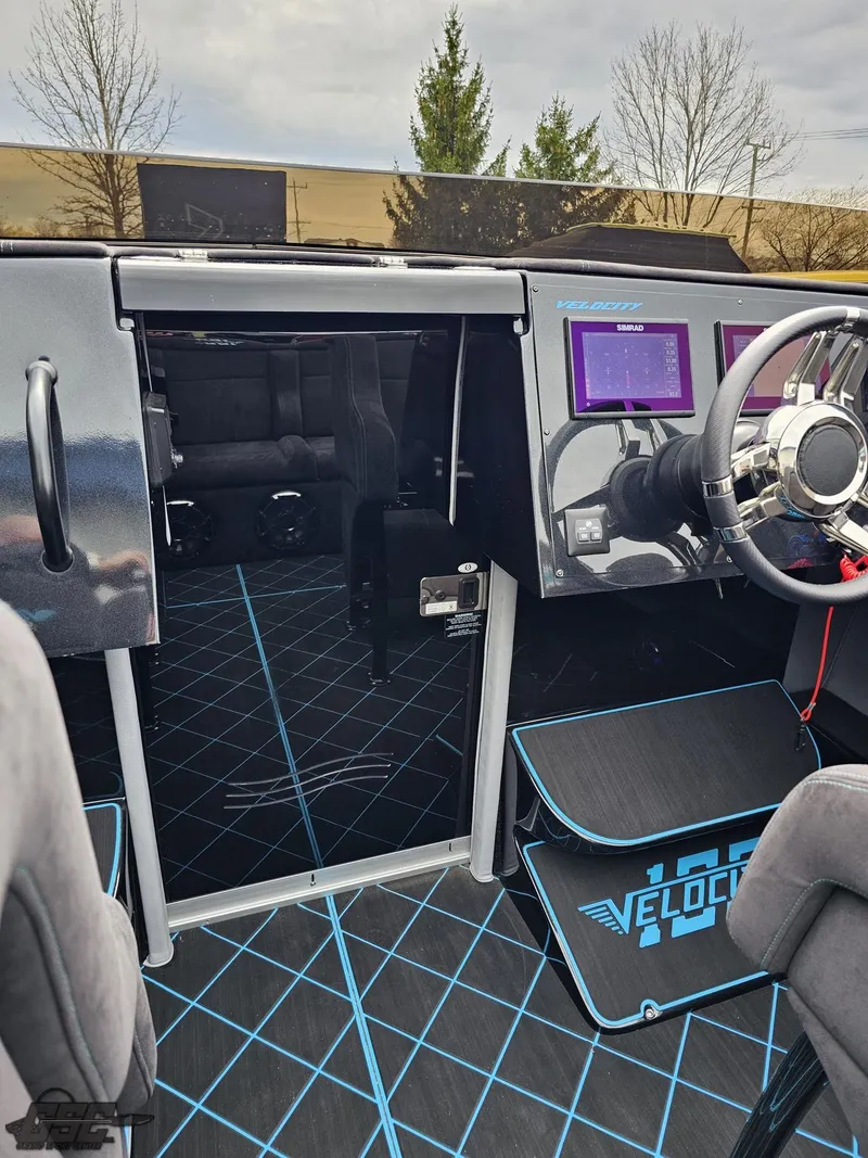 Slide: The Image of Velocity 290SC Signature Series 2022 - 54