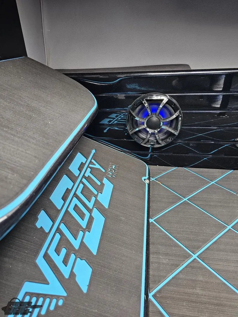 Slide: The Image of Velocity 290SC Signature Series 2022 - 63