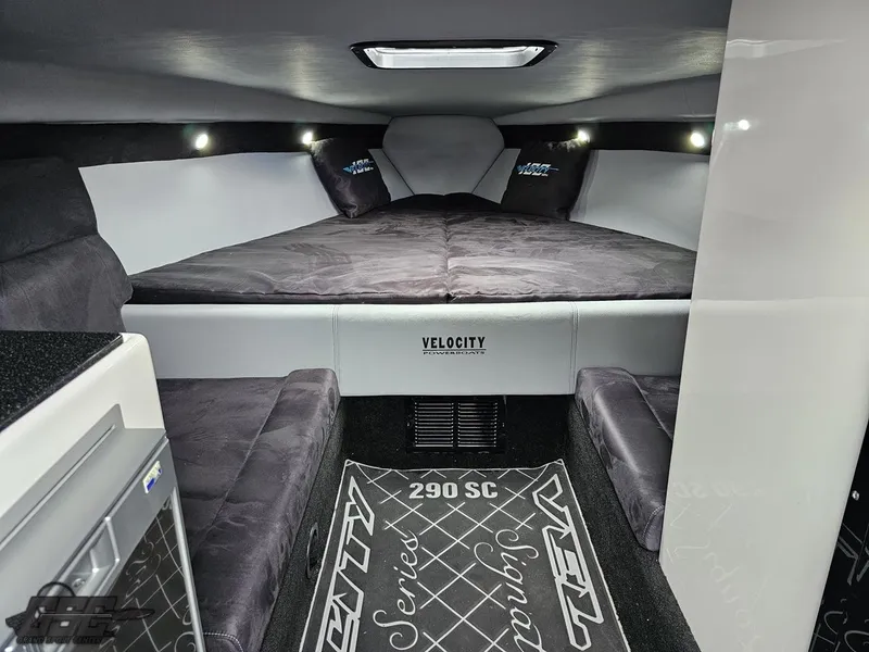 Slide: The Image of Velocity 290SC Signature Series 2022 - 75