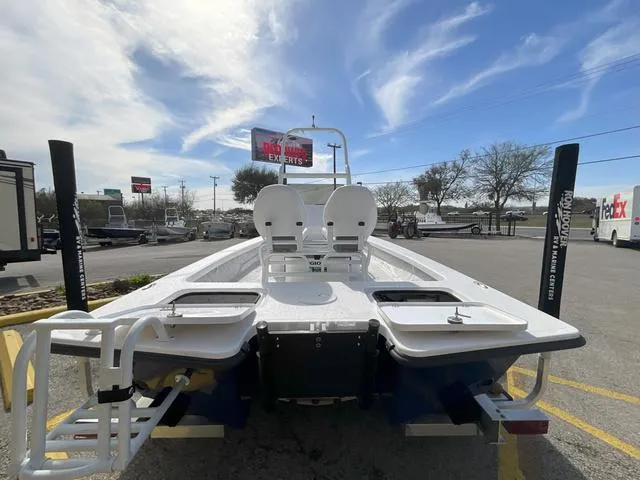 Slide: The Image of Majek 20 Xtreme 2025 - 10