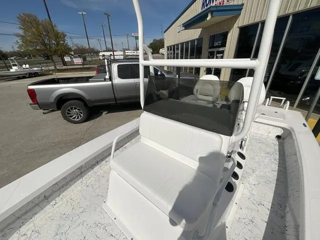 Slide: The Image of Majek 20 Xtreme 2025 - 13