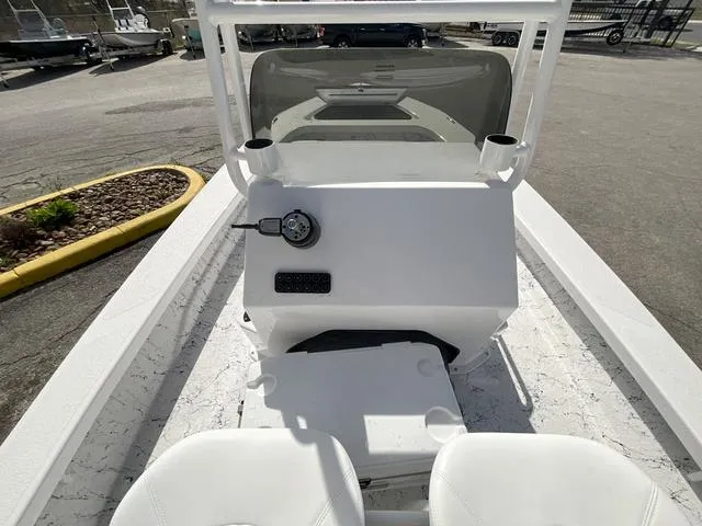 Slide: The Image of Majek 20 Xtreme 2025 - 15