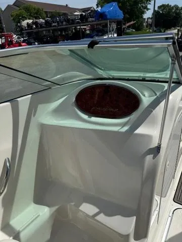 Slide: The Image of Wellcraft EXCALIBUR 230 2002 - 10