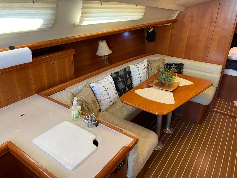 Slide: The Image of Hunter 33 2006 - 11