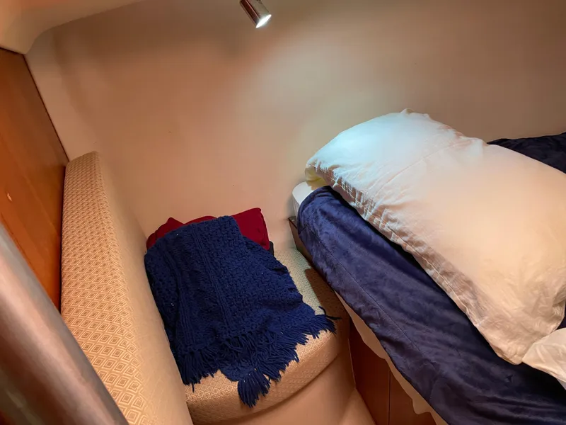 Slide: The Image of Hunter 33 2006 - 18