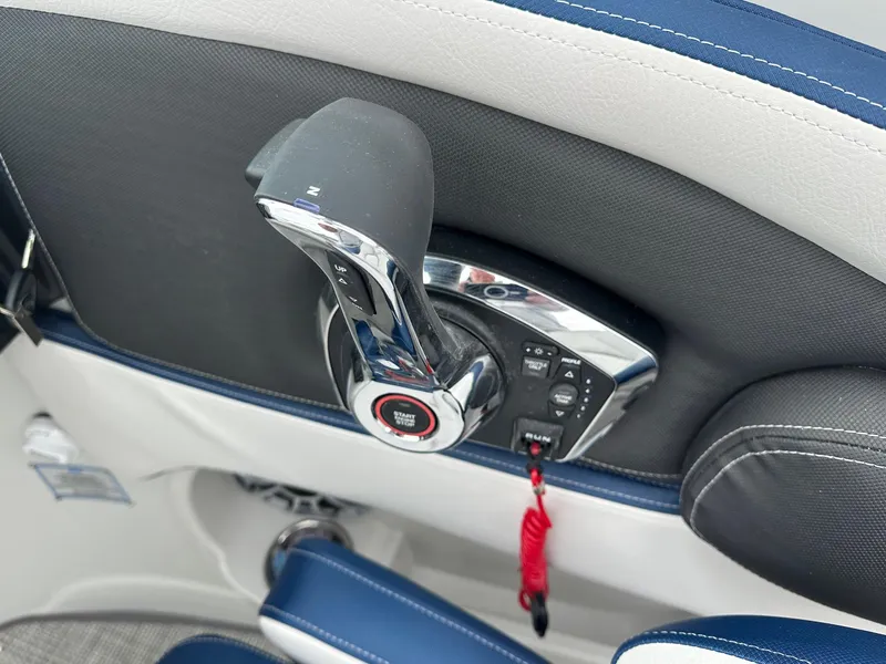 Slide: The Image of Crownline Boats SS Series 270 SS 2025 - 10