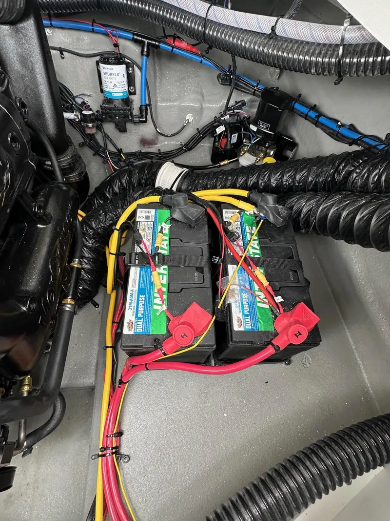 Slide: The Image of Crownline Boats SS Series 270 SS 2025 - 15