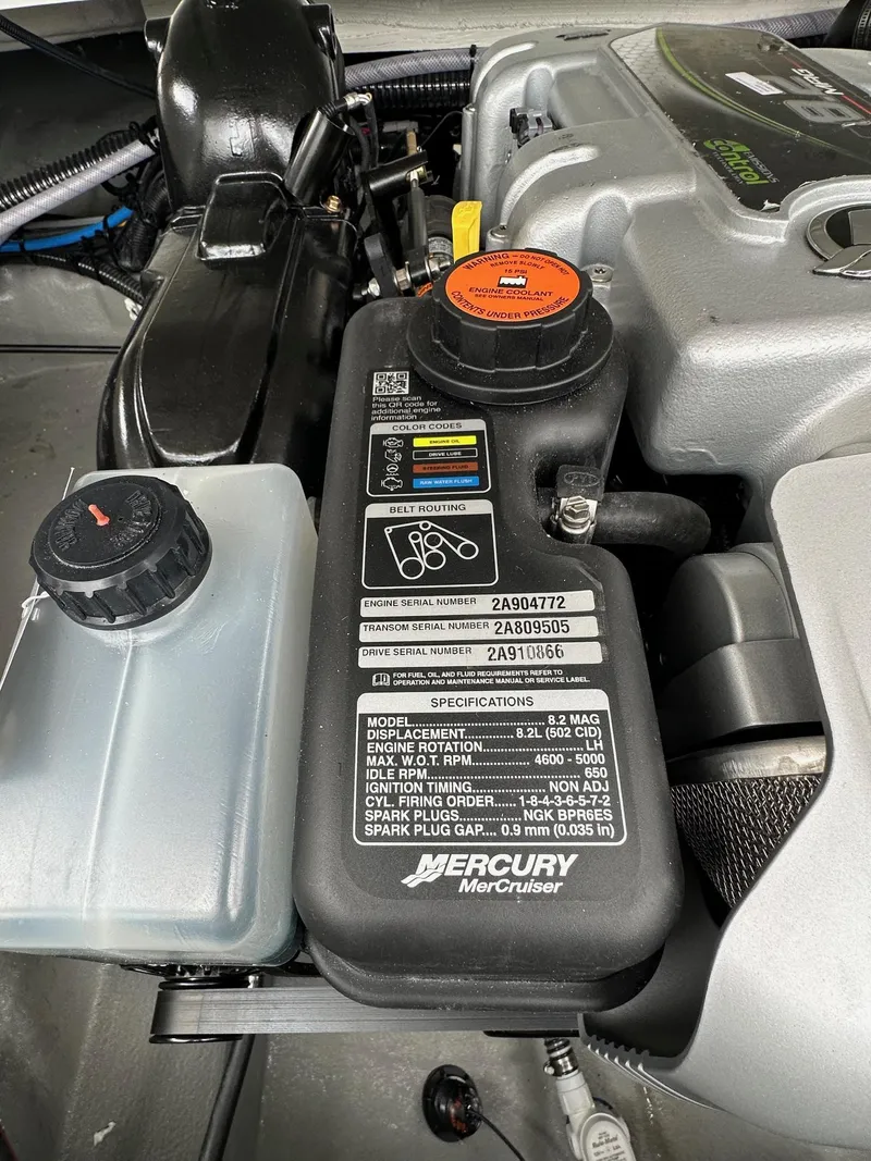 Slide: The Image of Crownline Boats SS Series 270 SS 2025 - 16