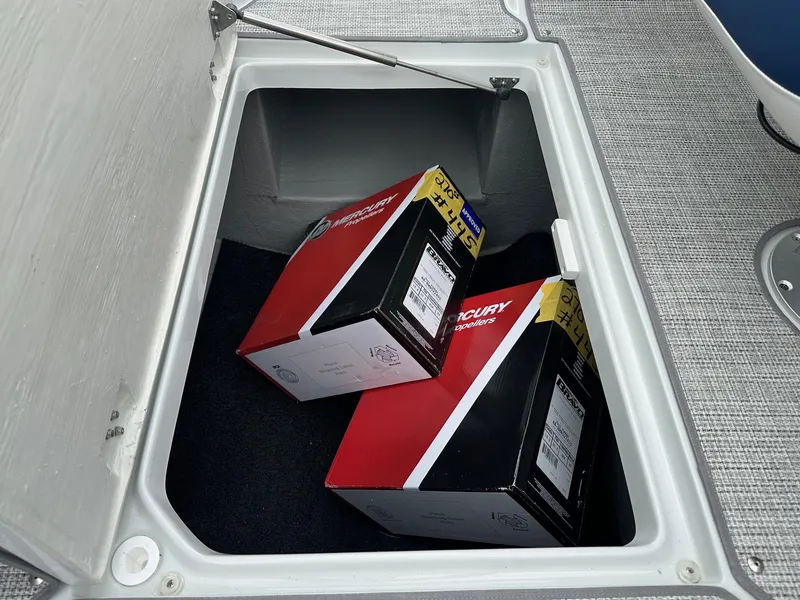 Slide: The Image of Crownline Boats SS Series 270 SS 2025 - 34