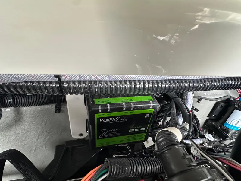 Slide: The Image of Crownline Boats SS Series 270 SS 2025 - 38