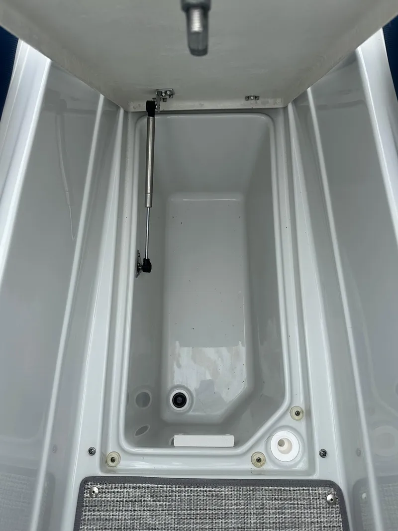 Slide: The Image of Crownline Boats SS Series 270 SS 2025 - 8