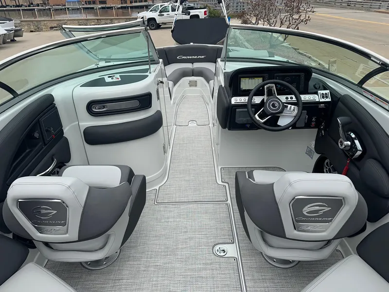 Slide: The Image of Crownline Boats SS Series 290 SS 2025 - 10