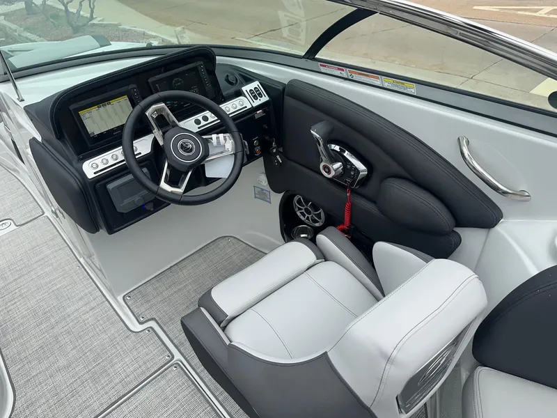 Slide: The Image of Crownline Boats SS Series 290 SS 2025 - 11