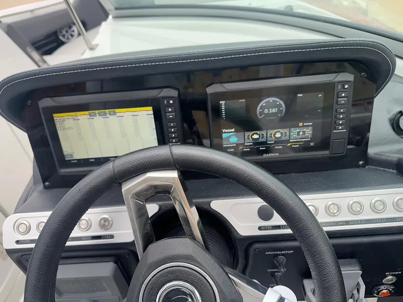 Slide: The Image of Crownline Boats SS Series 290 SS 2025 - 13