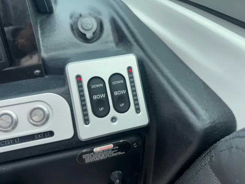 Slide: The Image of Crownline Boats SS Series 290 SS 2025 - 14