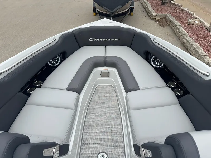 Slide: The Image of Crownline Boats SS Series 290 SS 2025 - 29