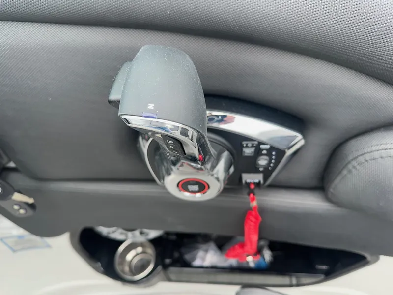 Slide: The Image of Crownline Boats SS Series 290 SS 2025 - 31