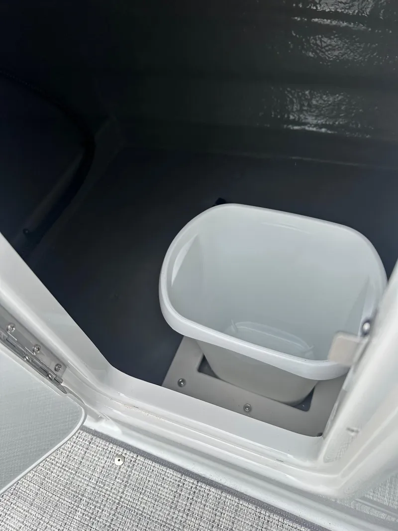 Slide: The Image of Crownline Boats SS Series 290 SS 2025 - 39