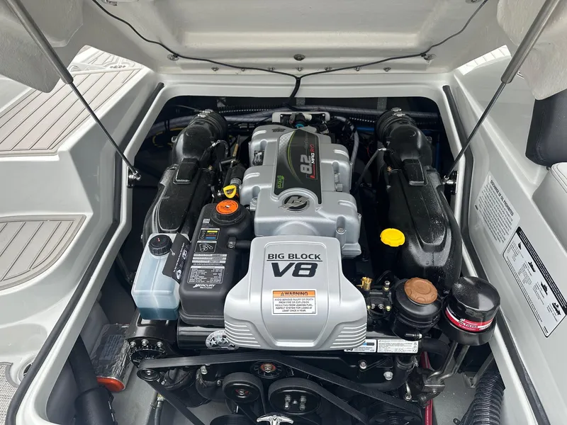 Slide: The Image of Crownline Boats SS Series 290 SS 2025 - 42