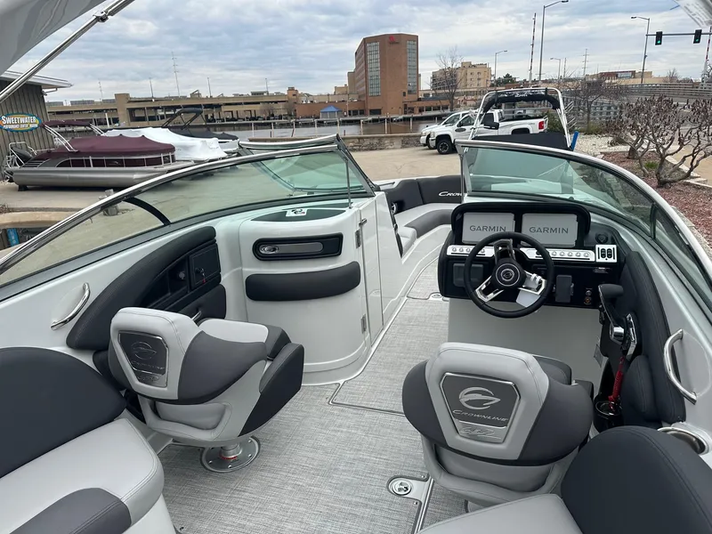 Slide: The Image of Crownline Boats SS Series 290 SS 2025 - 44