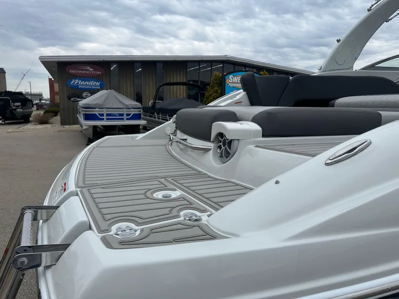 Slide: The Image of Crownline Boats SS Series 290 SS 2025 - 7