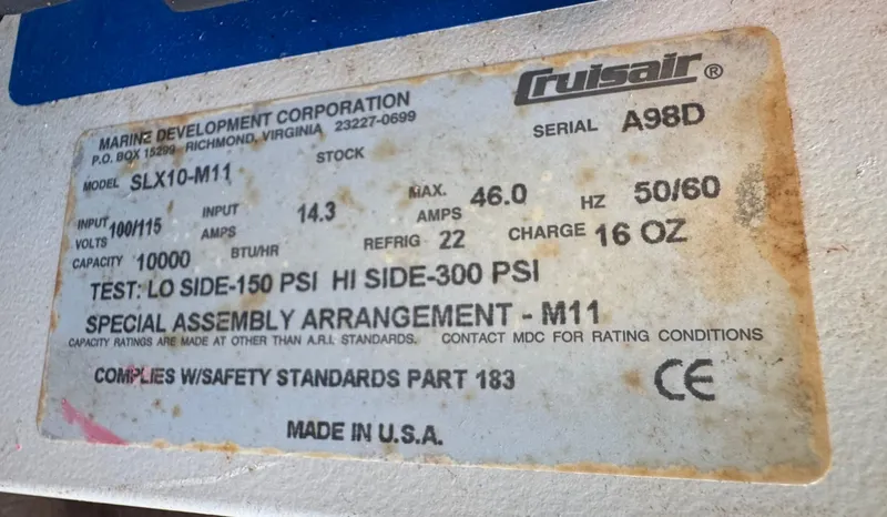 Slide: The Image of Label on a 1999 Chaparral 290 Signature Cruiser, detailing technical specifications and safety standards. - 77