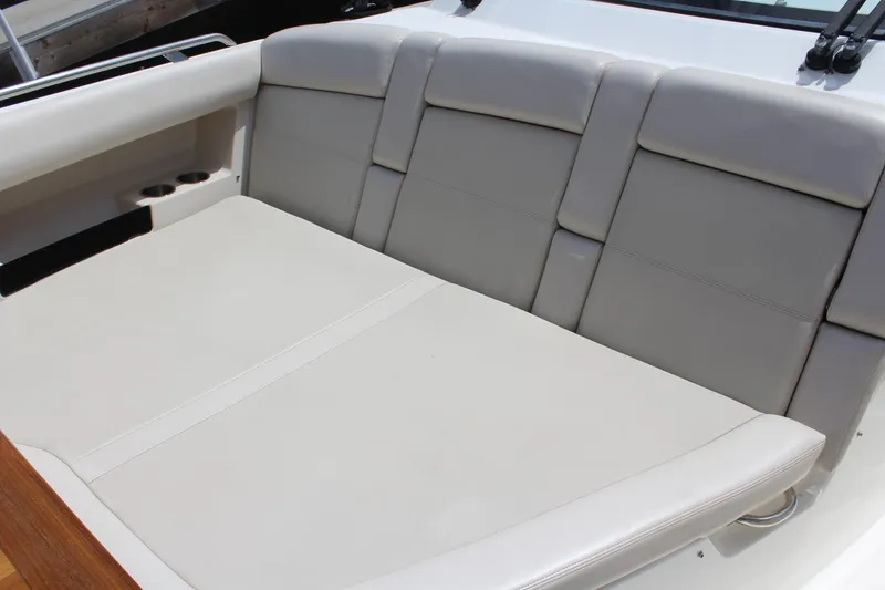 Slide: The Image of Boston Whaler 380 Realm 2019 - 10
