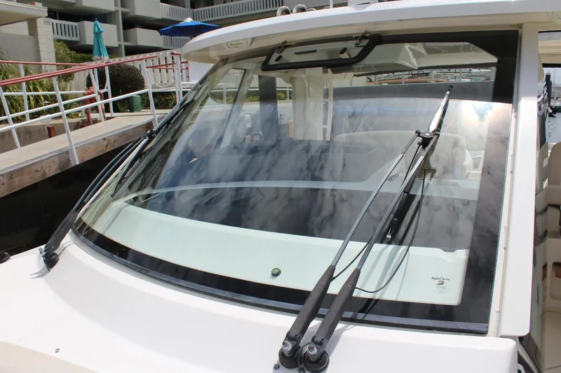 Slide: The Image of Boston Whaler 380 Realm 2019 - 11
