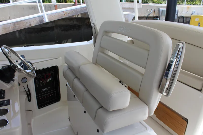 Slide: The Image of Boston Whaler 380 Realm 2019 - 23