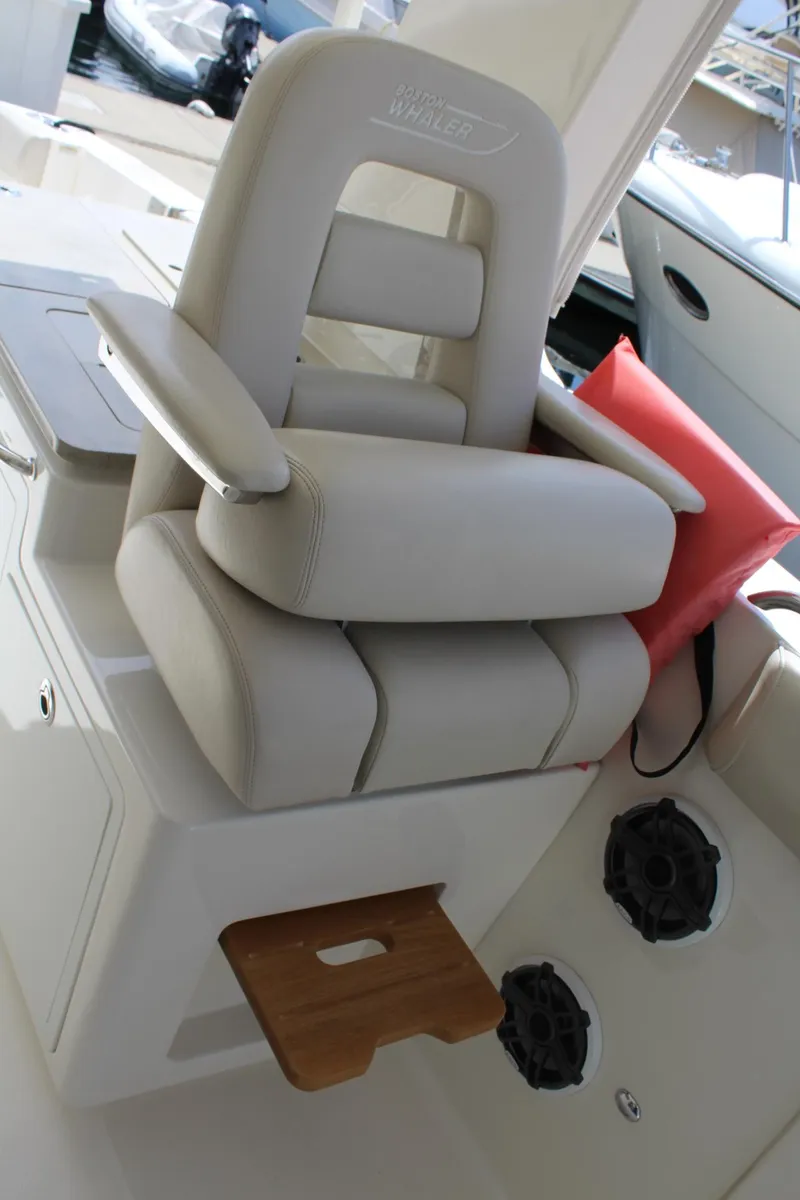 Slide: The Image of Boston Whaler 380 Realm 2019 - 25