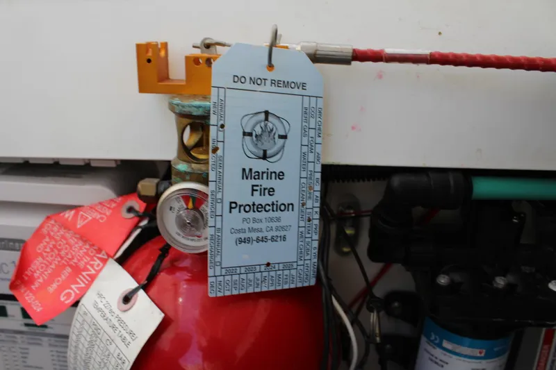 Slide: The Image of Boston Whaler 380 Realm 2019 - 33