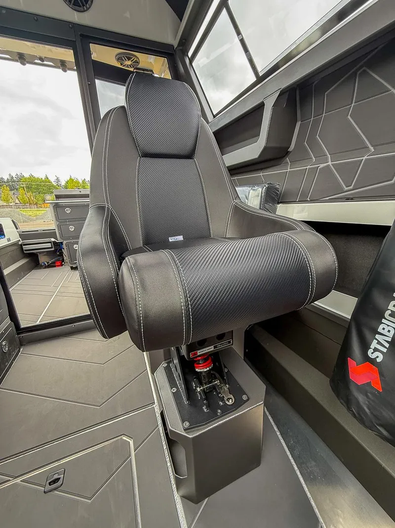 Slide: The Image of Stabi-Craft 2350 Supercab 2025 - 13