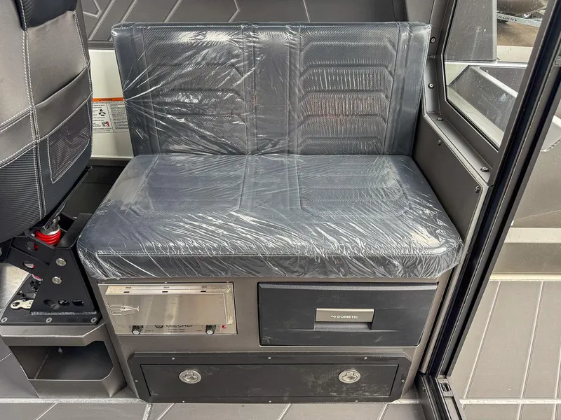 Slide: The Image of Stabi-Craft 2350 Supercab 2025 - 14