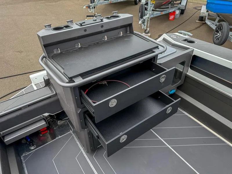 Slide: The Image of Stabi-Craft 2350 Supercab 2025 - 22