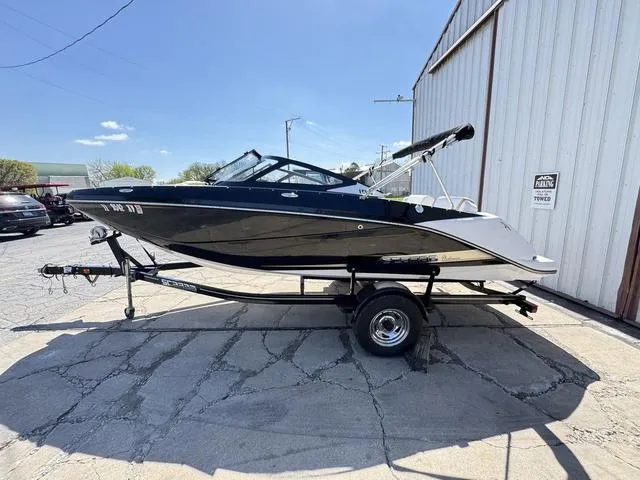 Slide: The Image of Scarab 195 H.O. Platinum 2017 - 3