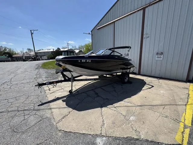 Slide: The Image of Scarab 195 H.O. Platinum 2017 - 4