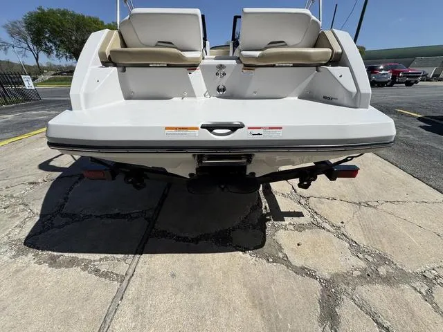 Slide: The Image of Scarab 195 H.O. Platinum 2017 - 8